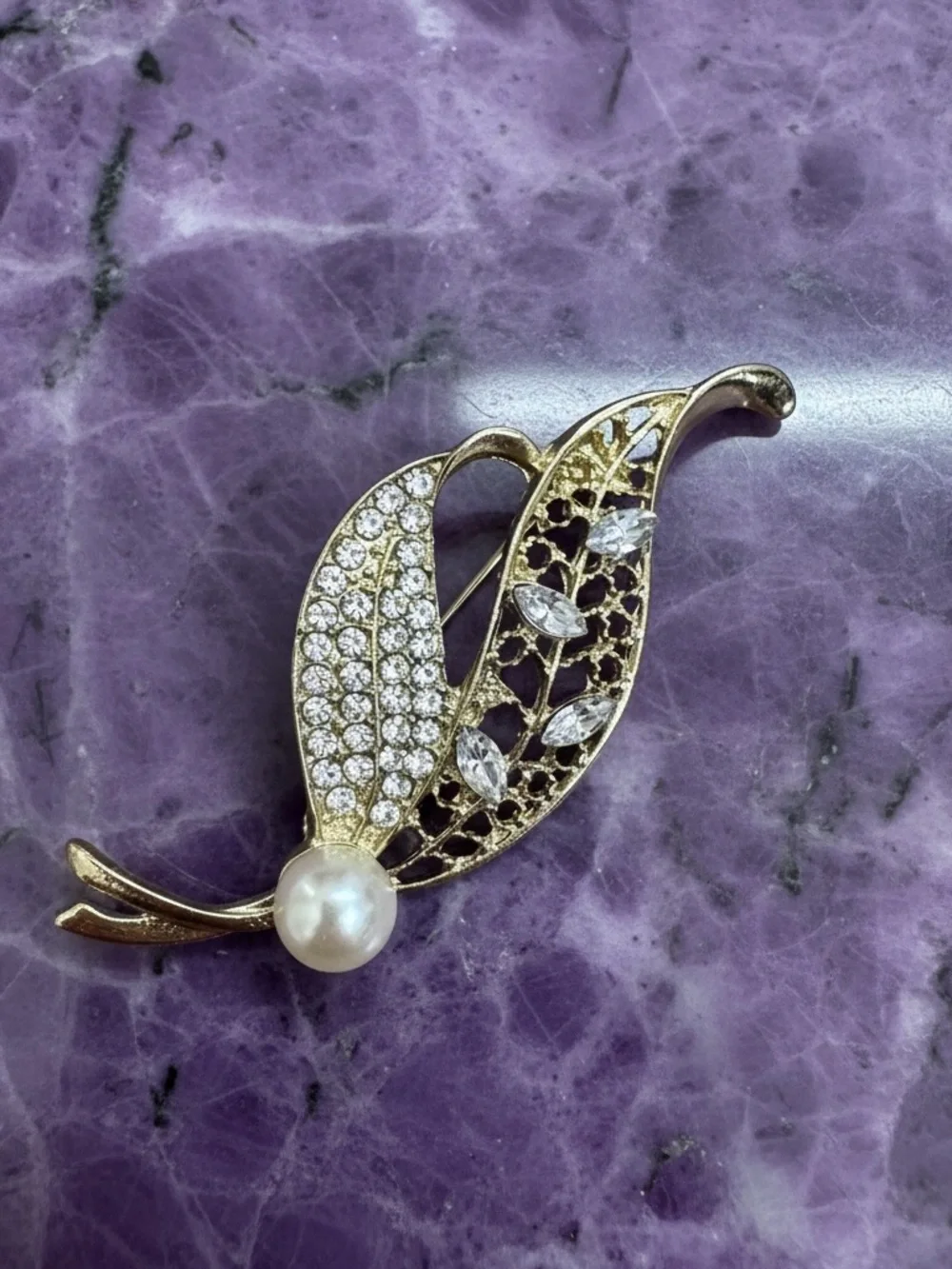 Assorted Women’s Jewelry Brooch Pin - Gold & Multicolor Accents. You get one